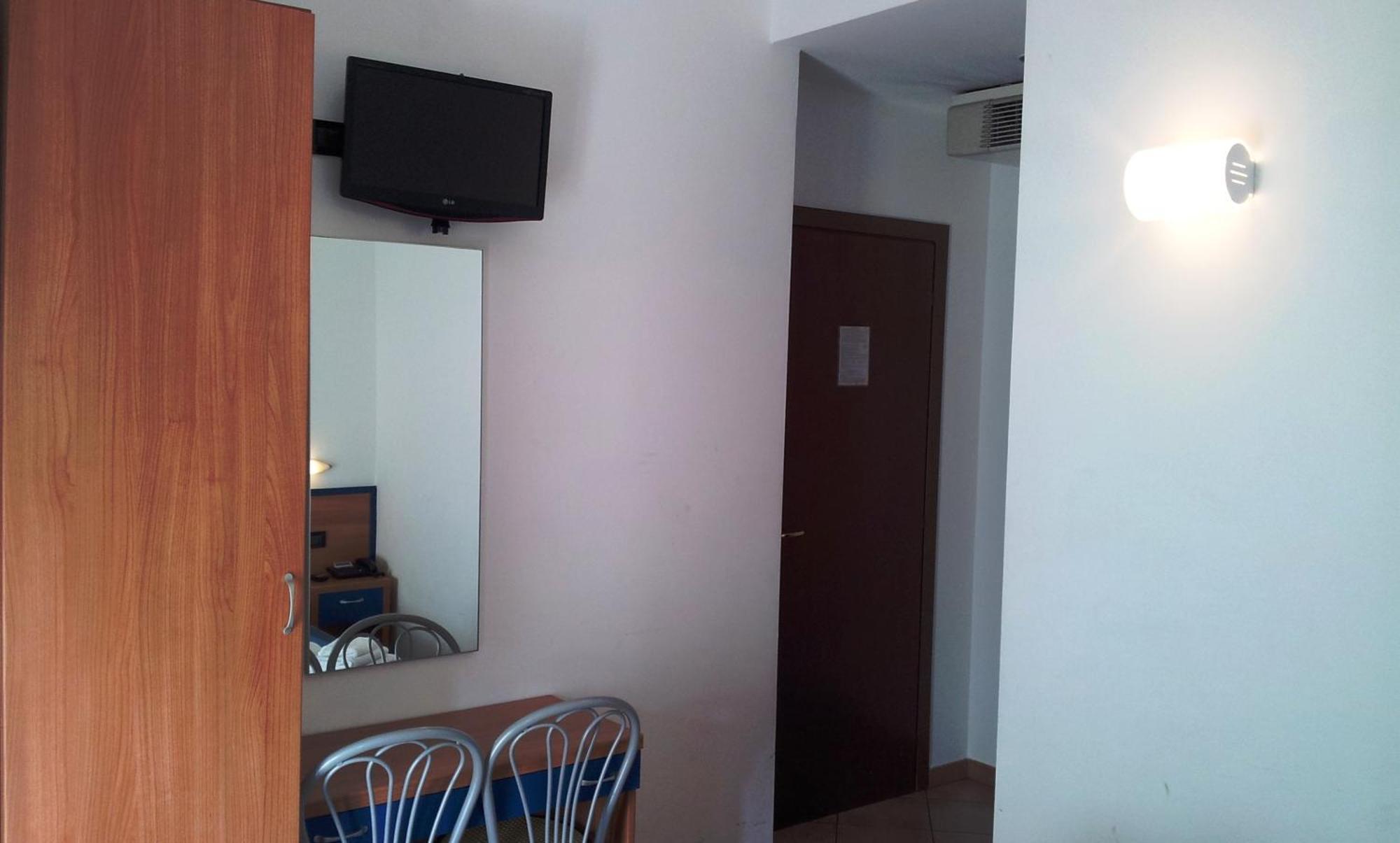 Hotel Iride Stazione Lambrate Citta Studi Milan Exterior photo